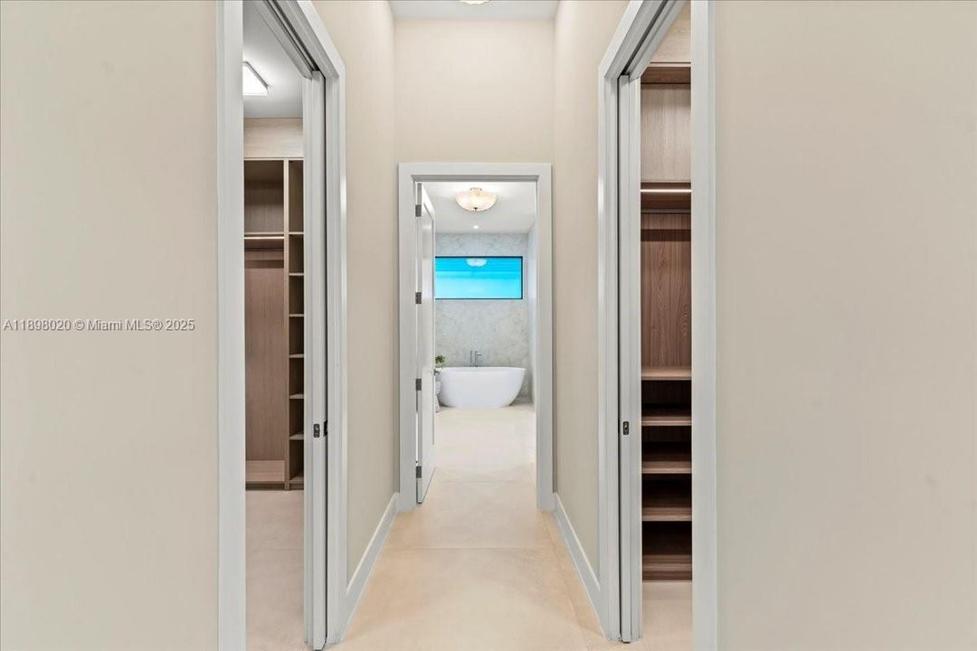 Active With Contract: $4,595,000 (5 beds, 5 baths, 5006 Square Feet)