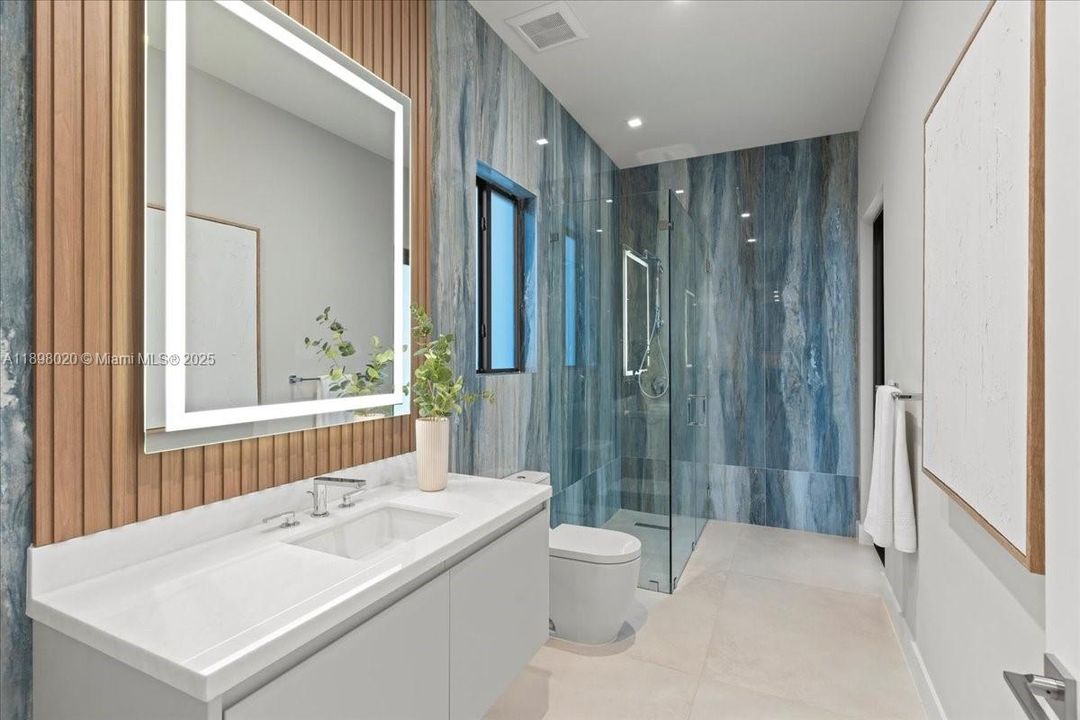 Active With Contract: $4,595,000 (5 beds, 5 baths, 5006 Square Feet)