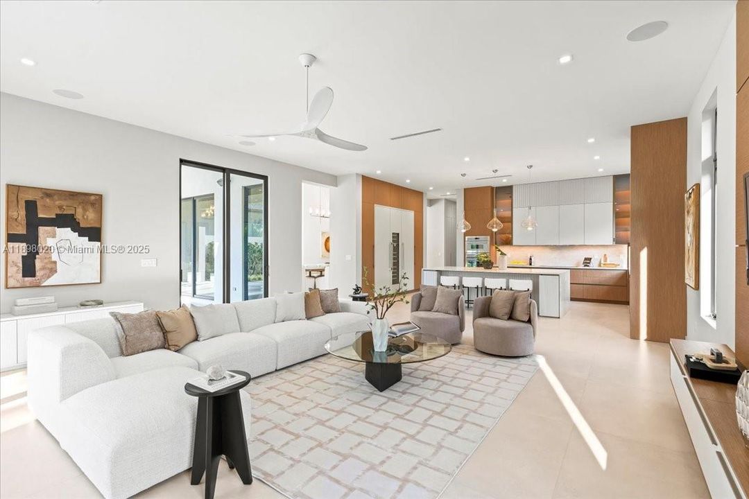 Active With Contract: $4,595,000 (5 beds, 5 baths, 5006 Square Feet)