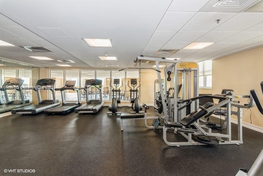 Под контрактом: $298,000 (1 спален, 1 ванн, 703 Квадратных фут)