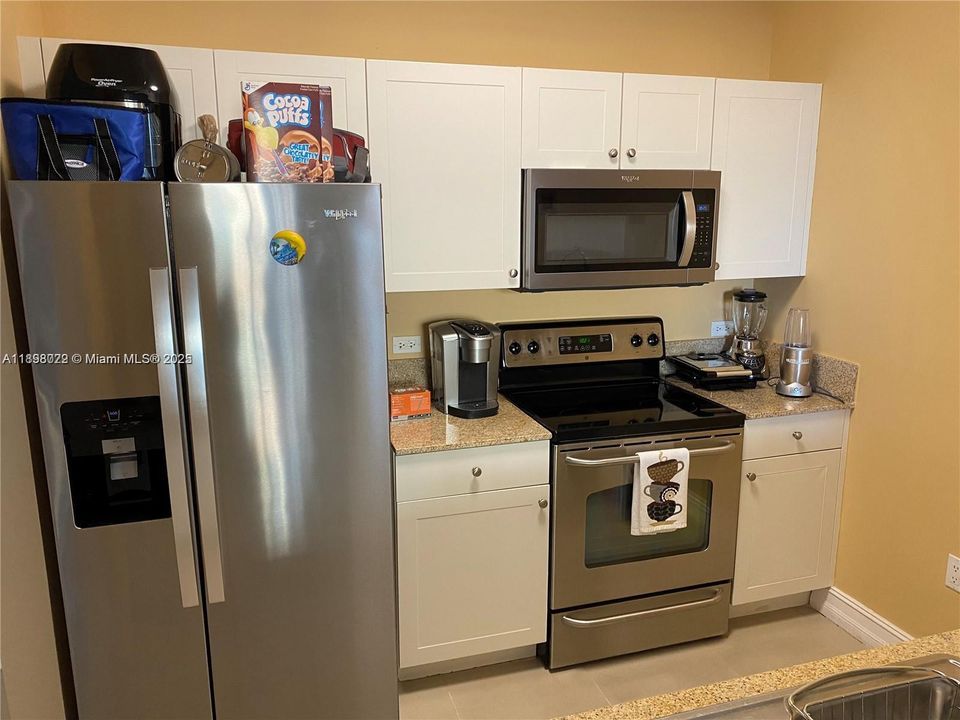 Под контрактом: $298,000 (1 спален, 1 ванн, 703 Квадратных фут)