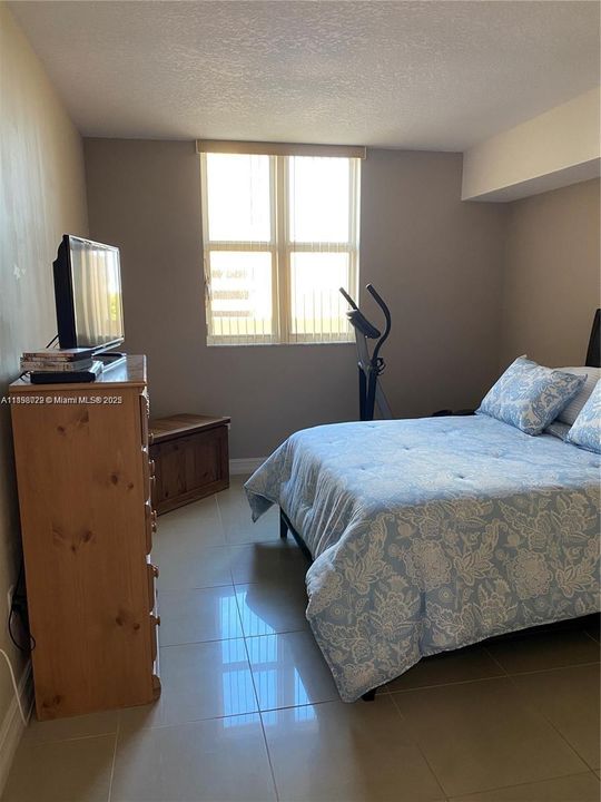 Под контрактом: $298,000 (1 спален, 1 ванн, 703 Квадратных фут)