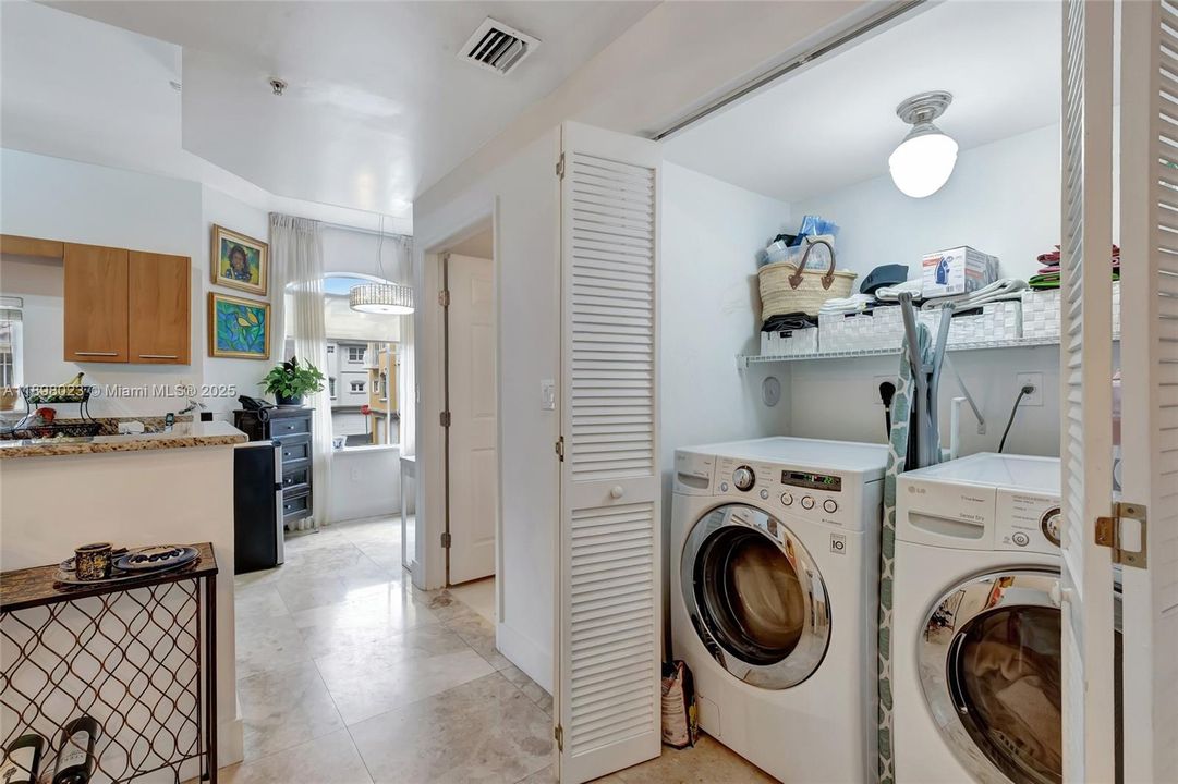 En Venta: $630,000 (2 camas, 2 baños, 1745 Pies cuadrados)