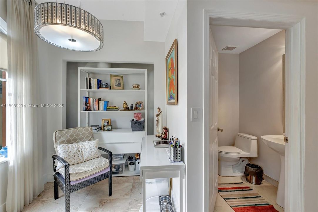 En Venta: $630,000 (2 camas, 2 baños, 1745 Pies cuadrados)