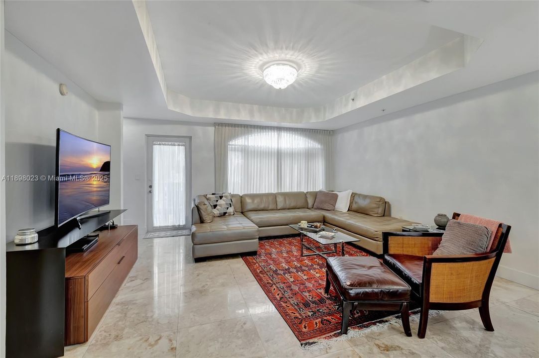 En Venta: $630,000 (2 camas, 2 baños, 1745 Pies cuadrados)