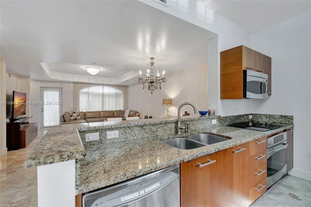 En Venta: $630,000 (2 camas, 2 baños, 1745 Pies cuadrados)