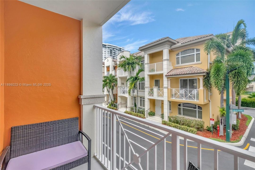 En Venta: $630,000 (2 camas, 2 baños, 1745 Pies cuadrados)