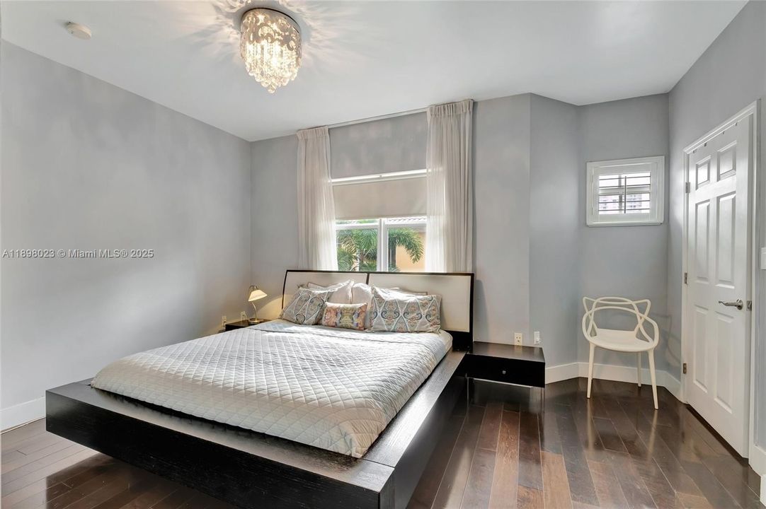 En Venta: $630,000 (2 camas, 2 baños, 1745 Pies cuadrados)