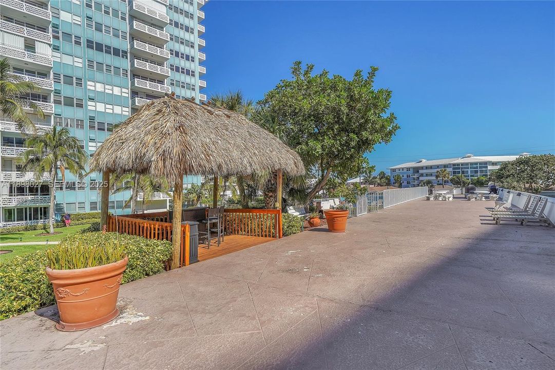 待售: $249,000 (1 贝兹, 1 浴室, 750 平方英尺)