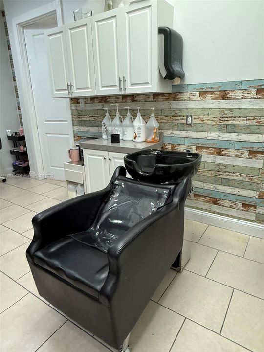 Wash Station/Private Room