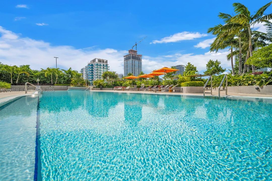 出租: $25,000 (4 贝兹, 5 浴室, 2582 平方英尺)