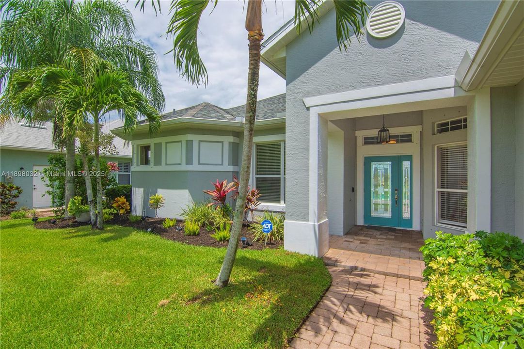 For Sale: $595,000 (3 beds, 2 baths, 2691 Square Feet)