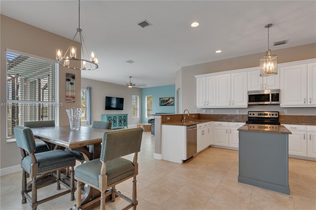 For Sale: $595,000 (3 beds, 2 baths, 2691 Square Feet)