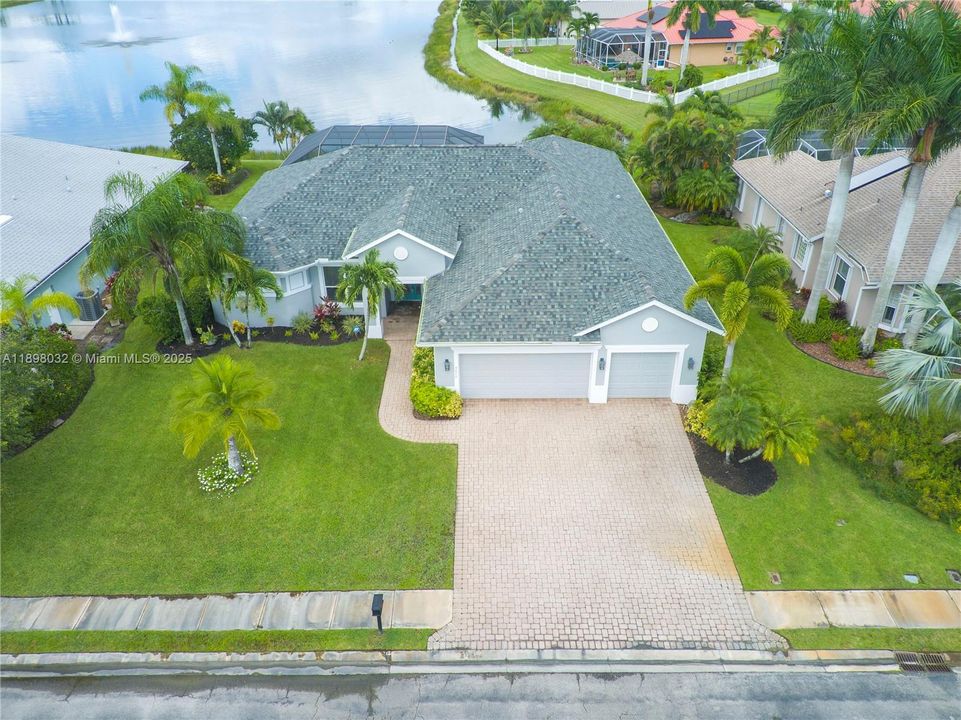 For Sale: $595,000 (3 beds, 2 baths, 2691 Square Feet)