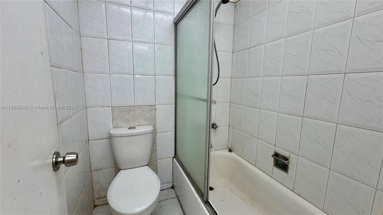 出租: $1,250 (1 贝兹, 1 浴室, 662 平方英尺)