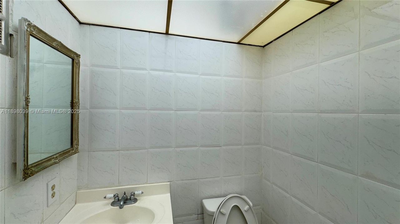 出租: $1,250 (1 贝兹, 1 浴室, 662 平方英尺)