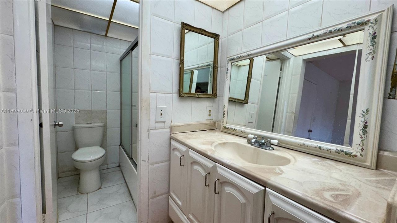 出租: $1,250 (1 贝兹, 1 浴室, 662 平方英尺)