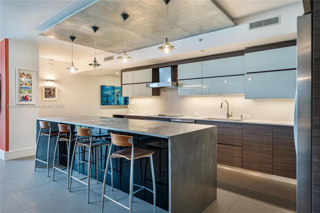 待售: $1,650,000 (3 贝兹, 3 浴室, 1929 平方英尺)