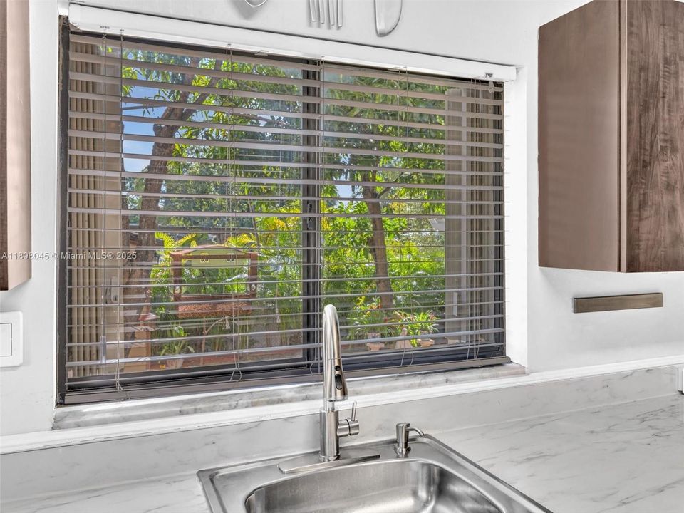 На продажу: $850,000 (4 спален, 3 ванн, 2675 Квадратных фут)