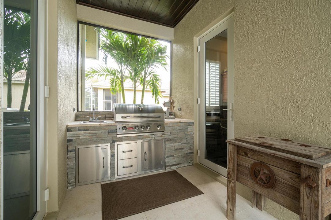 Outdoor Kitchen