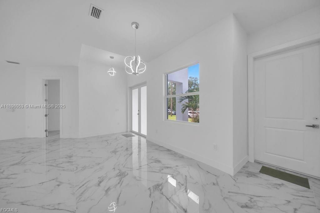 For Sale: $314,900 (3 beds, 2 baths, 1493 Square Feet)