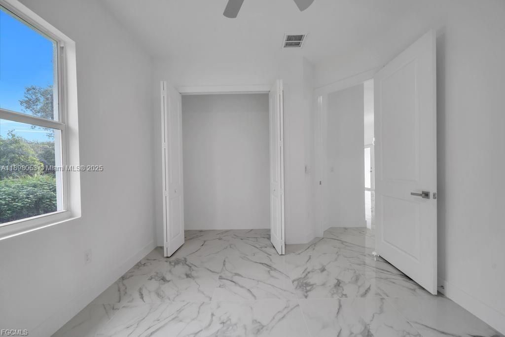 For Sale: $314,900 (3 beds, 2 baths, 1493 Square Feet)