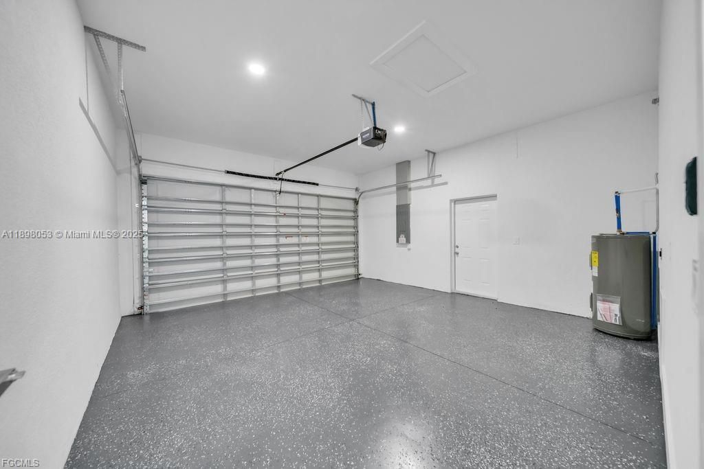 For Sale: $314,900 (3 beds, 2 baths, 1493 Square Feet)