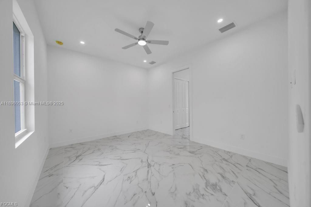 For Sale: $314,900 (3 beds, 2 baths, 1493 Square Feet)