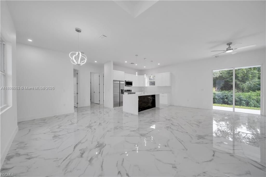 For Sale: $314,900 (3 beds, 2 baths, 1493 Square Feet)