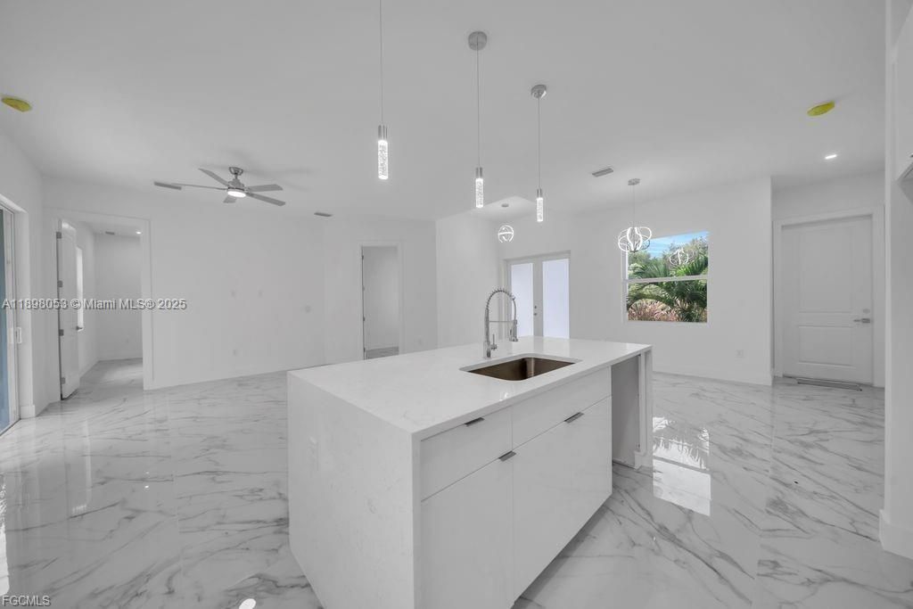 For Sale: $314,900 (3 beds, 2 baths, 1493 Square Feet)