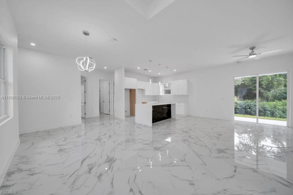 For Sale: $314,900 (3 beds, 2 baths, 1493 Square Feet)