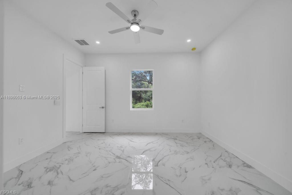 For Sale: $314,900 (3 beds, 2 baths, 1493 Square Feet)