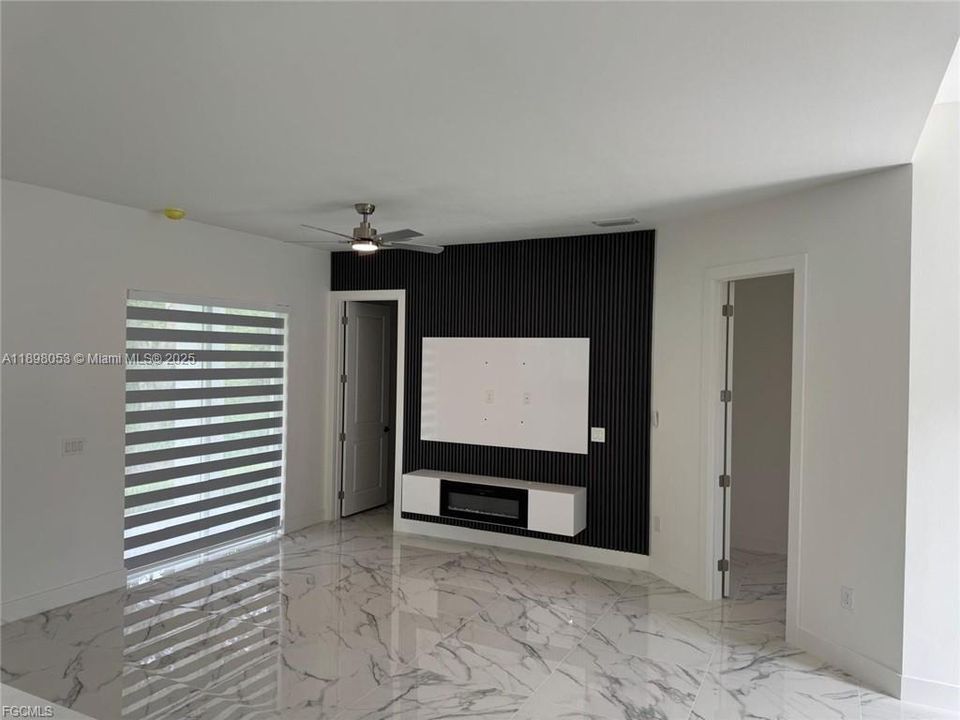 For Sale: $314,900 (3 beds, 2 baths, 1493 Square Feet)