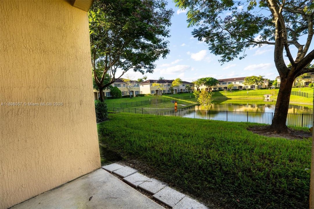 En Venta: $325,000 (2 camas, 2 baños, 1161 Pies cuadrados)