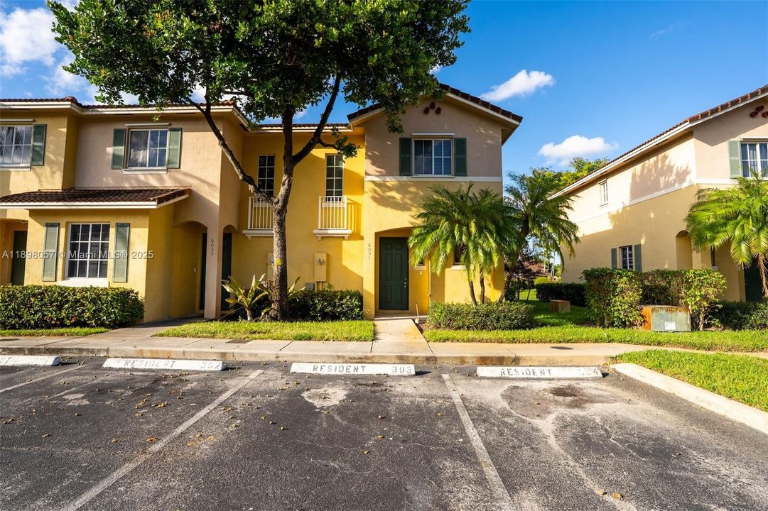 En Venta: $325,000 (2 camas, 2 baños, 1161 Pies cuadrados)