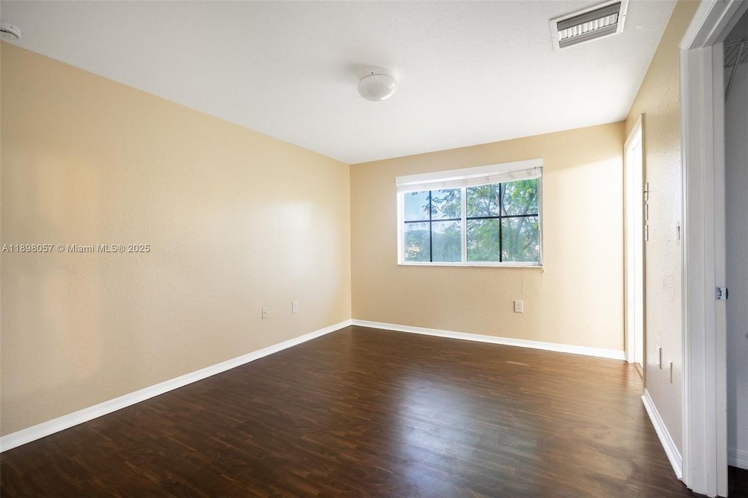 En Venta: $325,000 (2 camas, 2 baños, 1161 Pies cuadrados)