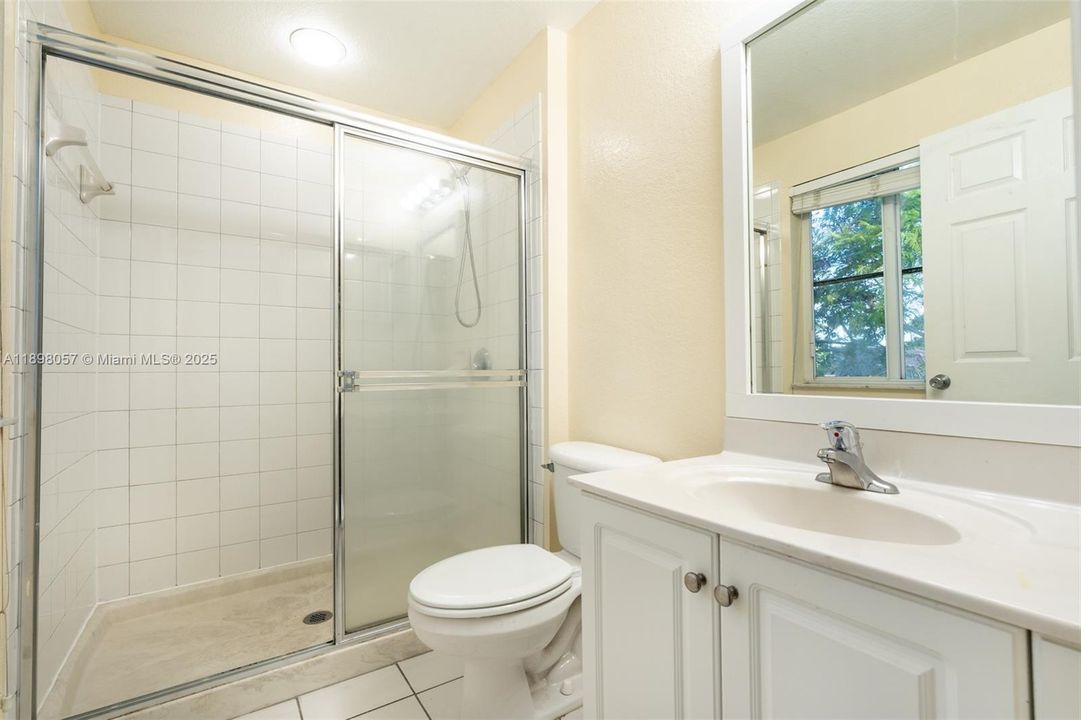 En Venta: $325,000 (2 camas, 2 baños, 1161 Pies cuadrados)