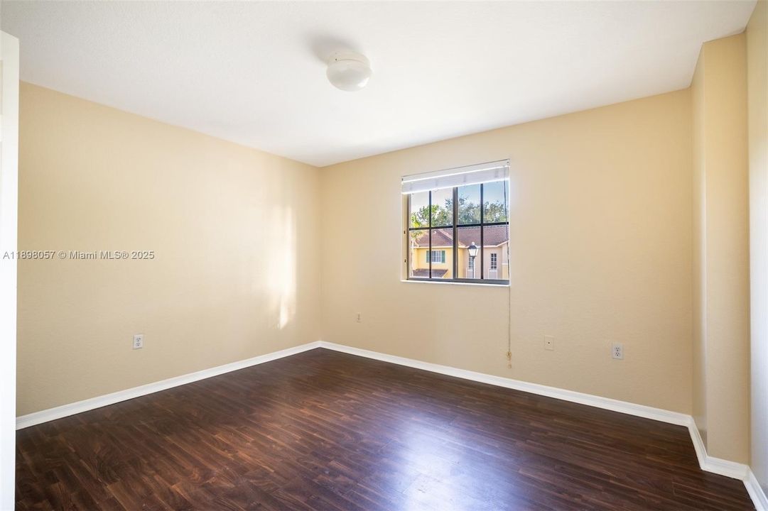 En Venta: $325,000 (2 camas, 2 baños, 1161 Pies cuadrados)