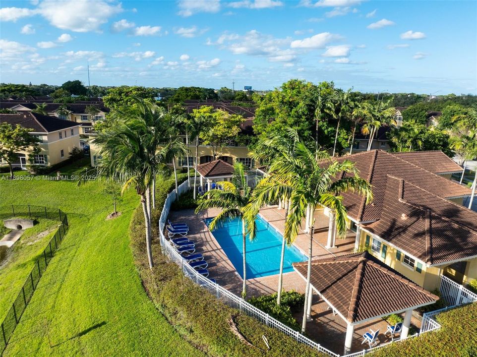 En Venta: $325,000 (2 camas, 2 baños, 1161 Pies cuadrados)