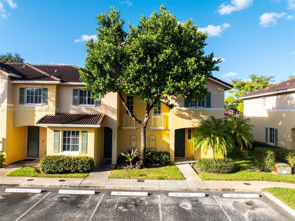 En Venta: $325,000 (2 camas, 2 baños, 1161 Pies cuadrados)