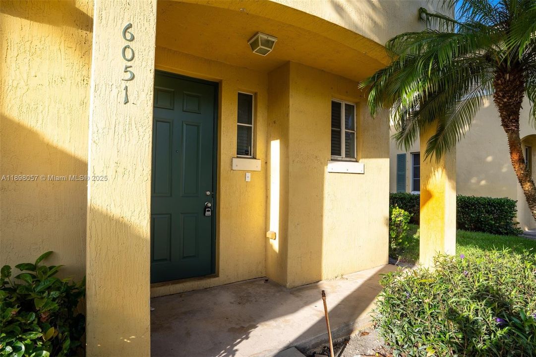 En Venta: $325,000 (2 camas, 2 baños, 1161 Pies cuadrados)