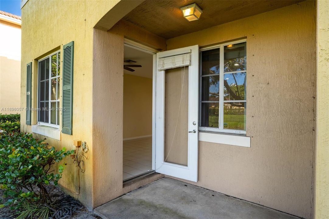 En Venta: $325,000 (2 camas, 2 baños, 1161 Pies cuadrados)