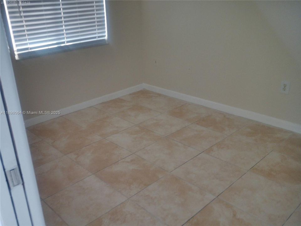 Active With Contract: $2,500 (3 beds, 2 baths, 1040 Square Feet)