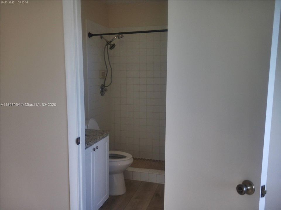 Active With Contract: $2,500 (3 beds, 2 baths, 1040 Square Feet)