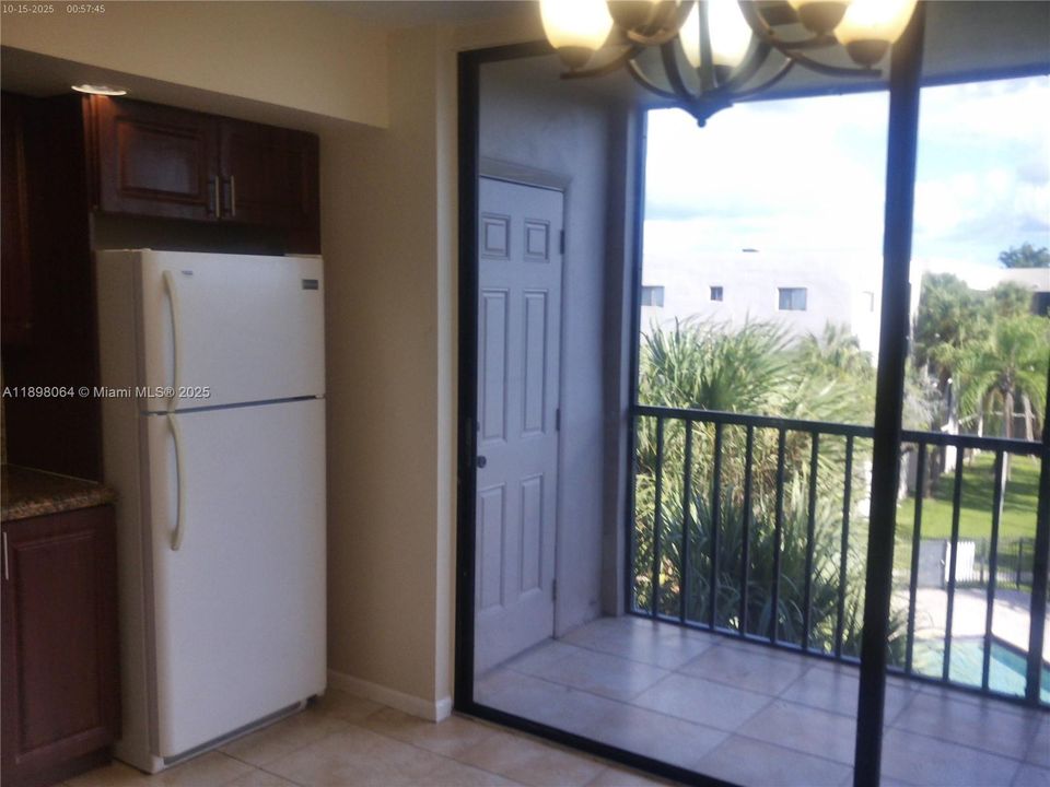Active With Contract: $2,500 (3 beds, 2 baths, 1040 Square Feet)