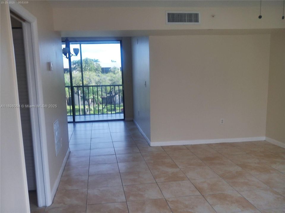 Active With Contract: $2,500 (3 beds, 2 baths, 1040 Square Feet)