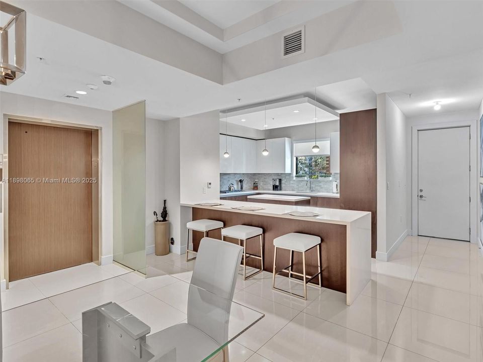 For Sale: $1,400,000 (3 beds, 3 baths, 1944 Square Feet)