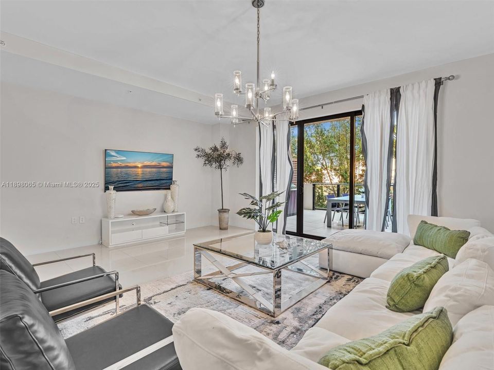 For Sale: $1,400,000 (3 beds, 3 baths, 1944 Square Feet)