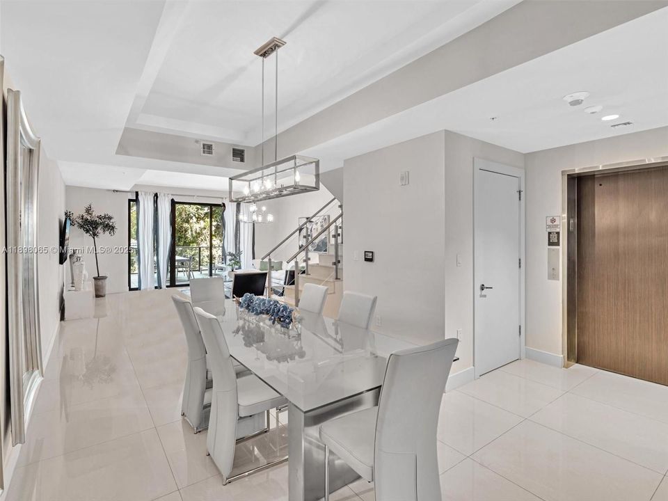 For Sale: $1,400,000 (3 beds, 3 baths, 1944 Square Feet)