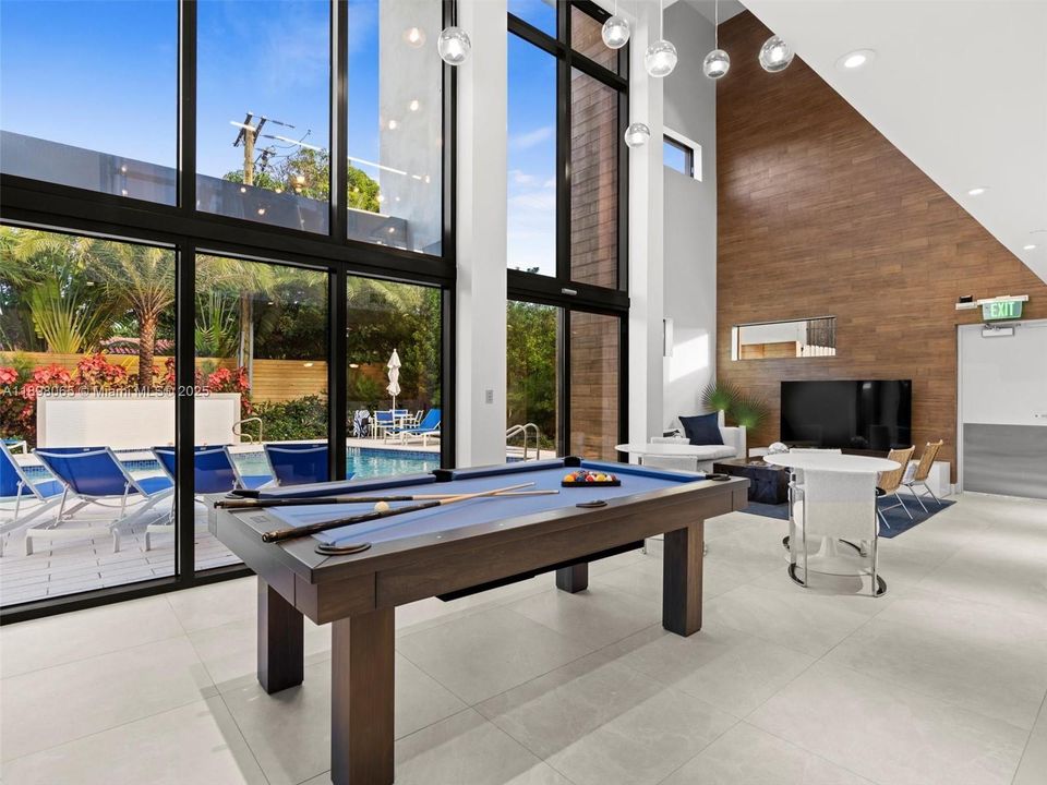 For Sale: $1,400,000 (3 beds, 3 baths, 1944 Square Feet)